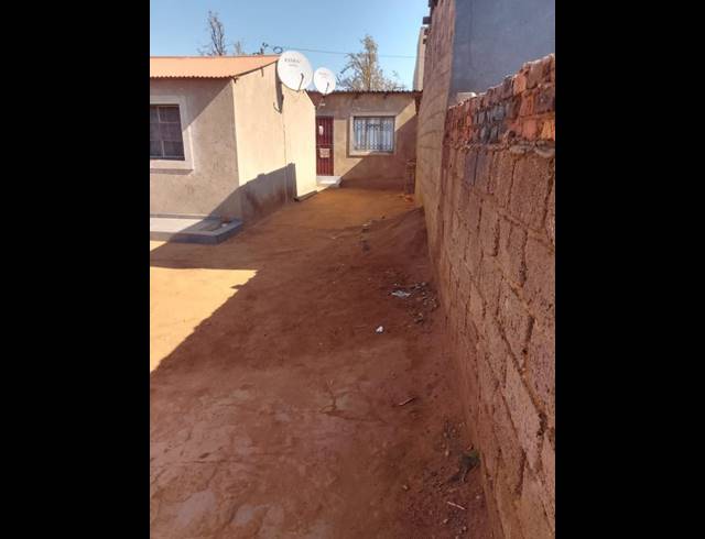 6 BEDROOM HOUSE FOR SALE IN XUBENE